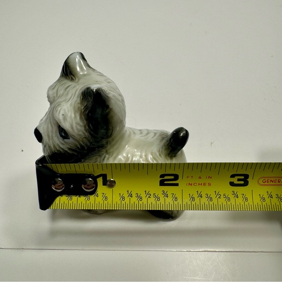 Vintage Terrier Dog With Basket figurine. Genuine Bone China Figurine. - Picture 9 of 10